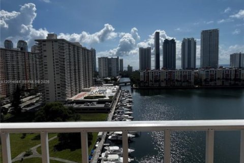 Copropriété à louer à Sunny Isles Beach, Floride: 3 chambres, 164.9 m2 № 2076064 - photo 5
