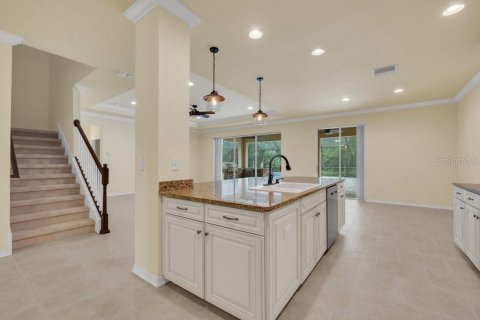House in Fish Hawk, Florida 5 bedrooms, 330.73 sq.m. № 1899275 - photo 18