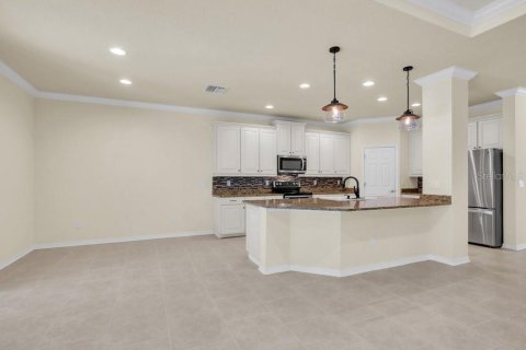 House in Fish Hawk, Florida 5 bedrooms, 330.73 sq.m. № 1899275 - photo 14