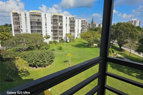 Condo in Aventura, Florida, 2 bedrooms  № 2069168 - photo 4