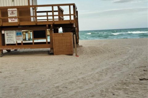 Condo in Aventura, Florida, 2 bedrooms  № 2069168 - photo 10