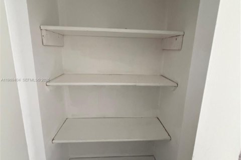 Купить кондоминиум в Майами, Флорида 1 спальня, 46.82м2, № 2051579 - фото 4