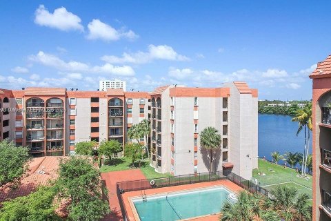 Кондоминиум с 1 спальней в Майами, Флорида № 2051579