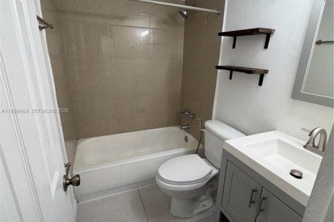 Купить кондоминиум в Майами, Флорида 1 спальня, 46.82м2, № 2051579 - фото 3
