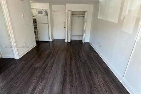 Купить кондоминиум в Майами, Флорида 1 спальня, 46.82м2, № 2051579 - фото 2