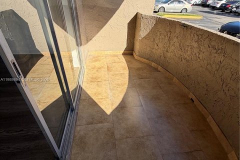 Купить кондоминиум в Майами, Флорида 1 спальня, 46.82м2, № 2051579 - фото 9