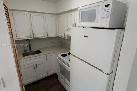 Купить кондоминиум в Майами, Флорида 1 спальня, 46.82м2, № 2051579 - фото 7