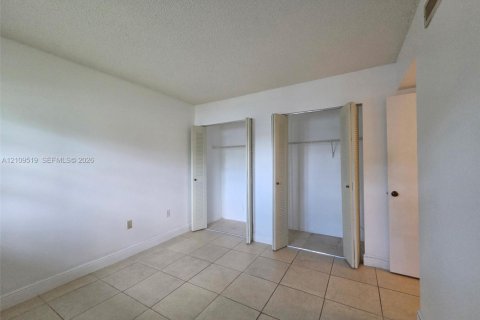 Copropriété à vendre à Miami, Floride: 2 chambres, 93.74 m2 № 2424941 - photo 21