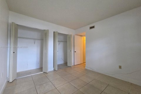 Copropriété à vendre à Miami, Floride: 2 chambres, 93.74 m2 № 2424941 - photo 20