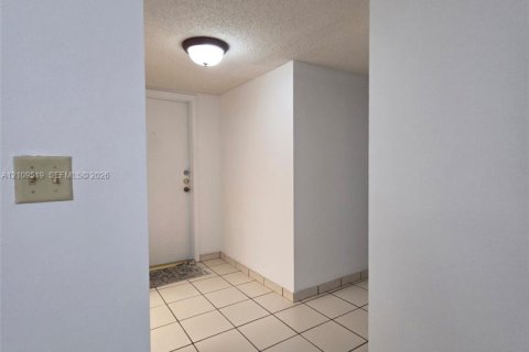 Copropriété à vendre à Miami, Floride: 2 chambres, 93.74 m2 № 2424941 - photo 5