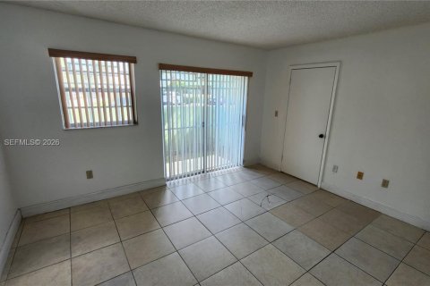 Copropriété à vendre à Miami, Floride: 2 chambres, 93.74 m2 № 2424941 - photo 15