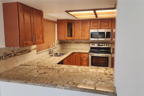 Copropriété à vendre à Miami, Floride: 2 chambres, 93.74 m2 № 2424941 - photo 29