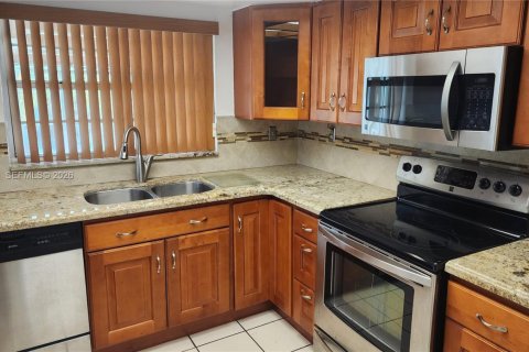 Copropriété à vendre à Miami, Floride: 2 chambres, 93.74 m2 № 2424941 - photo 30