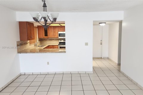 Copropriété à vendre à Miami, Floride: 2 chambres, 93.74 m2 № 2424941 - photo 10