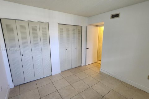 Copropriété à vendre à Miami, Floride: 2 chambres, 93.74 m2 № 2424941 - photo 28