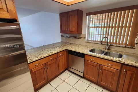 Copropriété à vendre à Miami, Floride: 2 chambres, 93.74 m2 № 2424941 - photo 6
