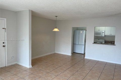 Купить кондоминиум в Дорал, Флорида 2 спальни, 98.48м2, № 1948642 - фото 8