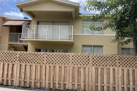 Купить кондоминиум в Дорал, Флорида 2 спальни, 98.48м2, № 1948642 - фото 3