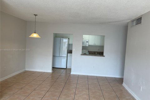 Купить кондоминиум в Дорал, Флорида 2 спальни, 98.48м2, № 1948642 - фото 9