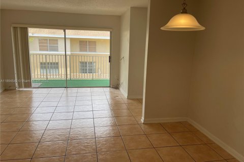 Купить кондоминиум в Дорал, Флорида 2 спальни, 98.48м2, № 1948642 - фото 7