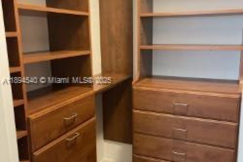 Купить кондоминиум в Дорал, Флорида 2 спальни, 98.48м2, № 1948642 - фото 17