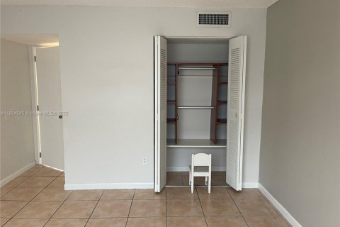 Купить кондоминиум в Дорал, Флорида 2 спальни, 98.48м2, № 1948642 - фото 16