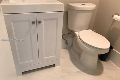 Condominio en venta en Sunny Isles Beach, Florida, 1 dormitorio, 92.07 m2 № 2044494 - foto 13