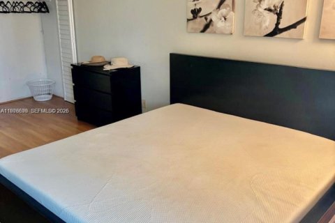 Condominio en venta en Sunny Isles Beach, Florida, 1 dormitorio, 92.07 m2 № 2044494 - foto 9