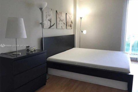 Condominio en venta en Sunny Isles Beach, Florida, 1 dormitorio, 92.07 m2 № 2044494 - foto 8