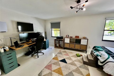 Townhouse in Miami, Florida 2 bedrooms, 118.91 sq.m. № 1790993 - photo 18