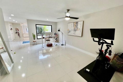 Townhouse in Miami, Florida 2 bedrooms, 118.91 sq.m. № 1790993 - photo 7