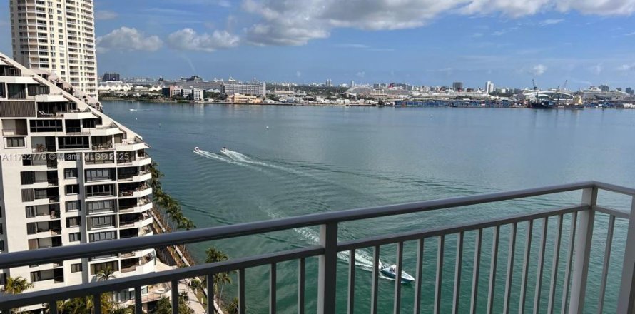 Condo à Miami, Floride, 2 chambres  № 1860008
