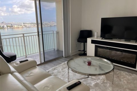 Copropriété à louer à Miami, Floride: 2 chambres, 91.51 m2 № 1860008 - photo 3