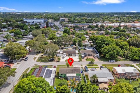 Casa en venta en Hollywood, Florida, 3 dormitorios, 109.44 m2 № 1926359 - foto 13