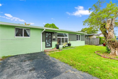 Casa en venta en Hollywood, Florida, 3 dormitorios, 109.44 m2 № 1926359 - foto 5