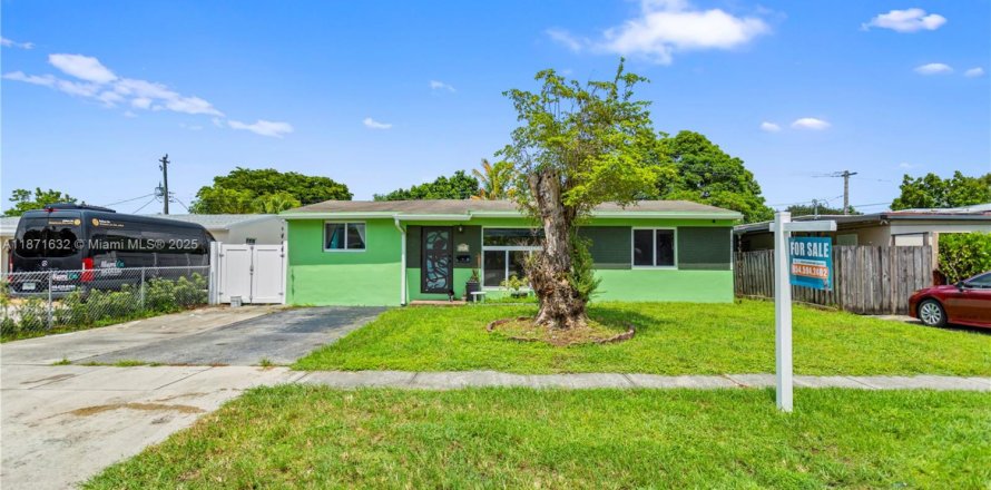 Casa en Hollywood, Florida 3 dormitorios, 109.44 m2 № 1926359