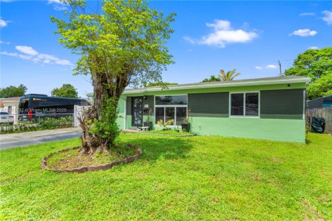 Casa en venta en Hollywood, Florida, 3 dormitorios, 109.44 m2 № 1926359 - foto 3