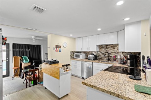 Casa en venta en Hollywood, Florida, 3 dormitorios, 109.44 m2 № 1926359 - foto 14