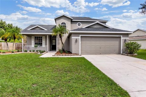 House in Parrish, Florida 3 bedrooms, 188.03 sq.m. № 2411691 - photo 2