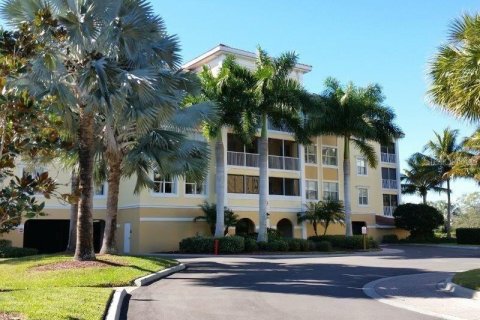 Copropriété à louer à Punta Gorda, Floride: 2 chambres, 125.51 m2 № 1150433 - photo 1