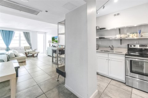 Copropriété à louer à Miami Beach, Floride: 48.77 m2 № 1977228 - photo 9