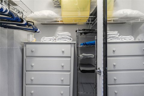 Copropriété à louer à Miami Beach, Floride: 48.77 m2 № 1977228 - photo 14