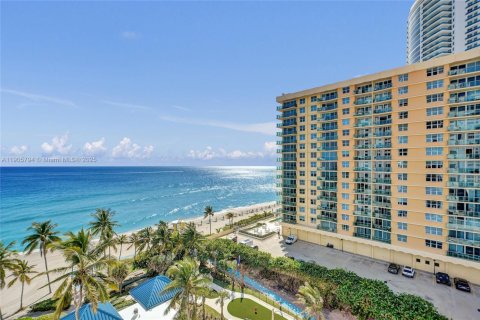 Condominio en venta en Hollywood, Florida, 2 dormitorios, 115.2 m2 № 1963394 - foto 30