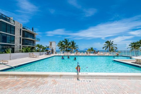 Condominio en venta en Hollywood, Florida, 2 dormitorios, 115.2 m2 № 1963394 - foto 7