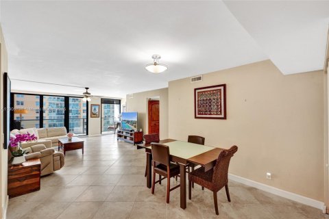 Condominio en venta en Hollywood, Florida, 2 dormitorios, 115.2 m2 № 1963394 - foto 16