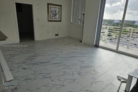 Condo in Aventura, Florida, 2 bedrooms № 1694157 - photo 15