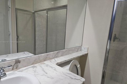 Condo in Aventura, Florida, 2 bedrooms № 1694157 - photo 3