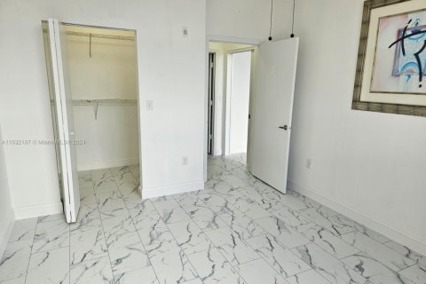 Condo in Aventura, Florida, 2 bedrooms № 1694157 - photo 17