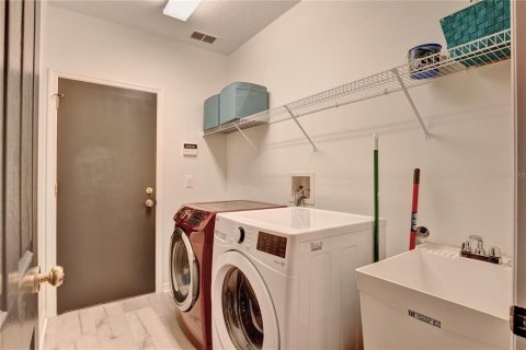 Casa en alquiler en Fish Hawk, Florida, 5 dormitorios, 306.67 m2 № 1840301 - foto 13