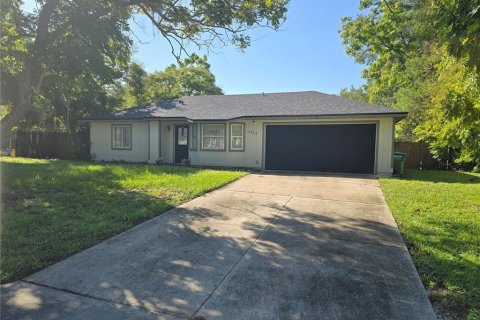 House in Deltona, Florida 3 bedrooms, 130.62 sq.m. № 1902507 - photo 1